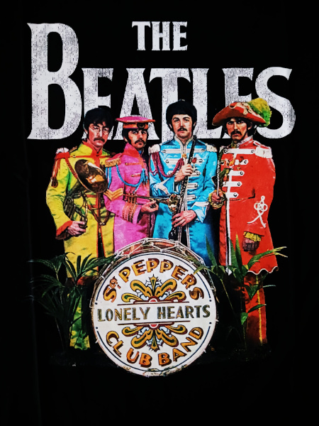 The Beatles Unisex Tee Shirt<br>Sgt. Pepper (Wash)<br>Size: Medium